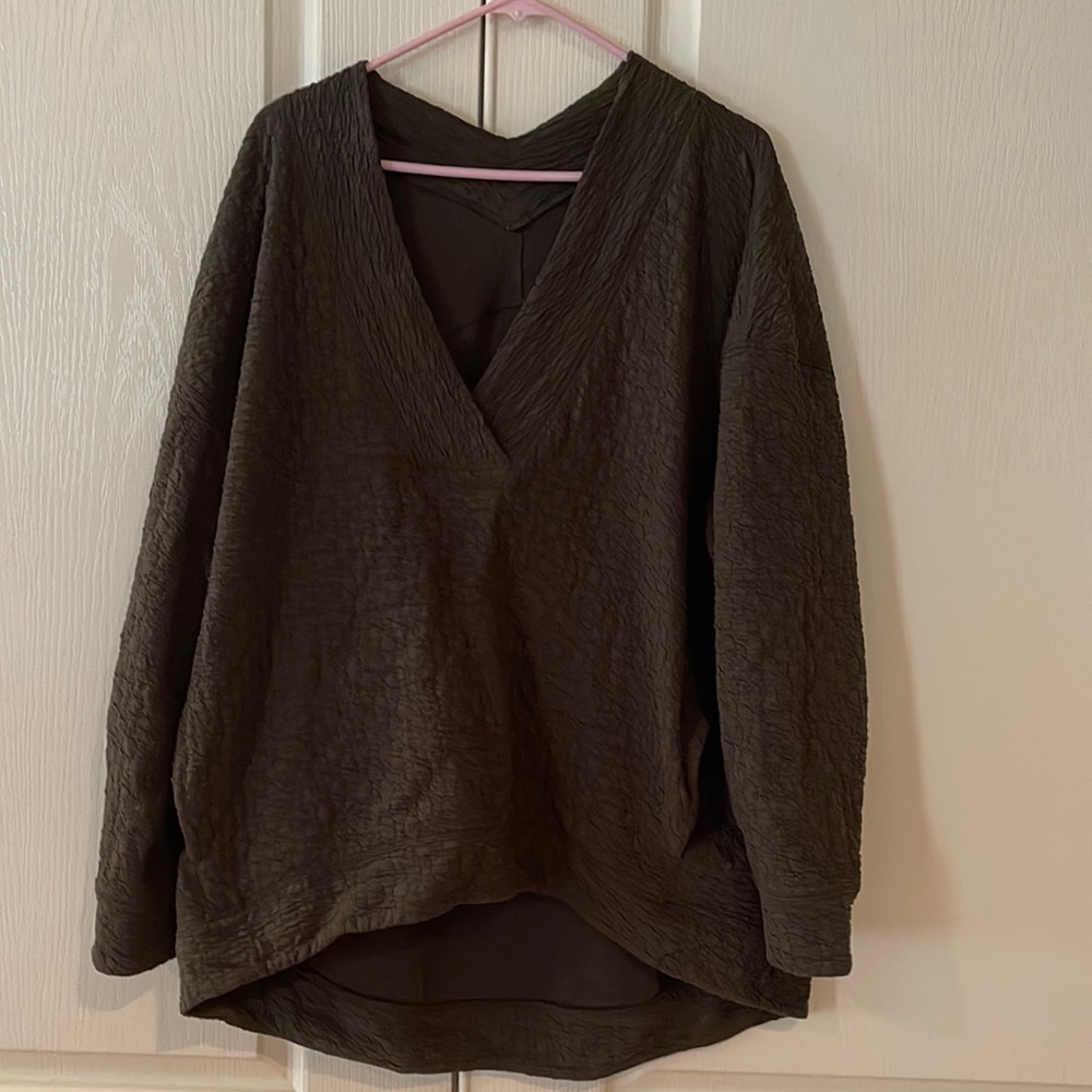 EUC Lululemon sweatshirt